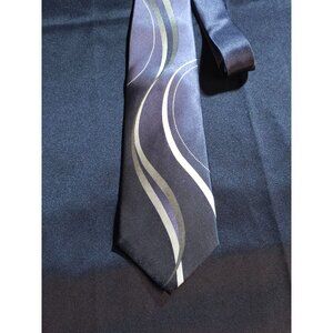 Elegant Pierre Cardin Men's Silk Tie With Modern Wave Pattern In Black & Gray